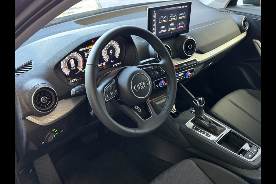 Audi Q2 35 TFSI 1.5 11/2024 ✅NIEUW MODEL✅ S EDITION 150PK VIR.COCKPIT 18''LMV TOUCHSCREEN CARPLAY NAVI CAMERA LED STOELVERW. PDC 11/2024 "Audi rijden begint bij Topautos.nl – 20 Audi topmodellen direct op voorraad!"