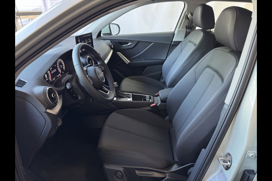 Audi Q2 35 TFSI 1.5 11/2024 ✅NIEUW MODEL✅ S EDITION 150PK VIR.COCKPIT 18''LMV TOUCHSCREEN CARPLAY NAVI CAMERA LED STOELVERW. PDC 11/2024 "Audi rijden begint bij Topautos.nl – 20 Audi topmodellen direct op voorraad!"