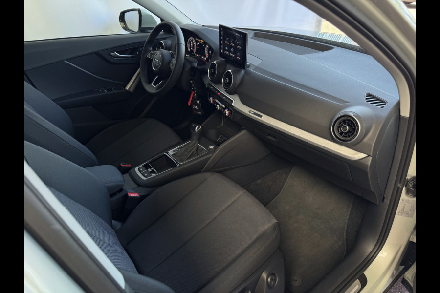 Audi Q2 35 TFSI 1.5 11/2024 ✅NIEUW MODEL✅ S EDITION 150PK VIR.COCKPIT 18''LMV TOUCHSCREEN CARPLAY NAVI CAMERA LED STOELVERW. PDC 11/2024 "Audi rijden begint bij Topautos.nl – 20 Audi topmodellen direct op voorraad!"