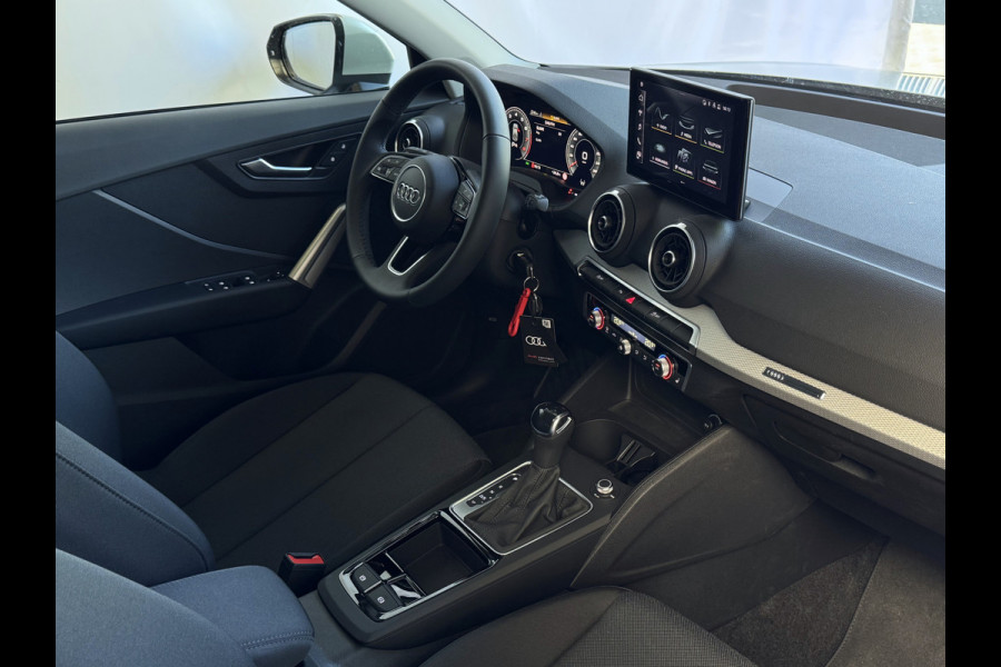 Audi Q2 35 TFSI 1.5 11/2024 ✅NIEUW MODEL✅ S EDITION 150PK VIR.COCKPIT 18''LMV TOUCHSCREEN CARPLAY NAVI CAMERA LED STOELVERW. PDC 11/2024 "Audi rijden begint bij Topautos.nl – 20 Audi topmodellen direct op voorraad!"