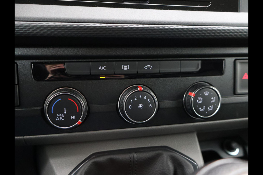 Volkswagen Transporter 2.0 TDI L2H1 HIGHLINE | LMV | TREKHAAK | APPLE CARPLAY | CAMERA | COMFORSTOELEN