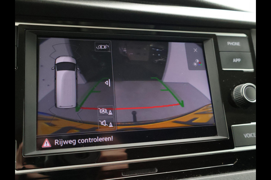 Volkswagen Transporter 2.0 TDI L2H1 HIGHLINE | LMV | TREKHAAK | APPLE CARPLAY | CAMERA | COMFORSTOELEN