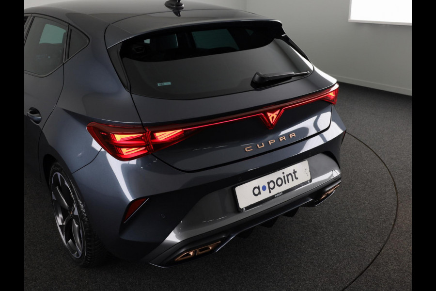 CUPRA Leon 1.5 TSI e-Hybrid Business 204 pk Automaat (DSG) | Navigatie | Parkeersensoren (Park assist) | Achteruitrijcamera | Stoelverwarming | Adaptieve cruise control |