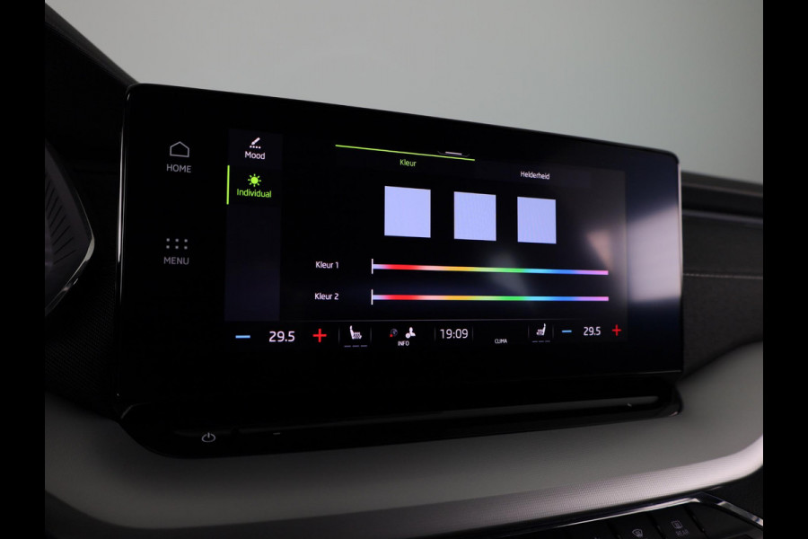 Škoda Octavia Combi 1.0 e-TSI Business Edition Plus 110 pk Automaat (DSG) | Verlengde garantie | Navigatie | Parkeersensoren | Adaptieve cruise control | Stoelverwarming |