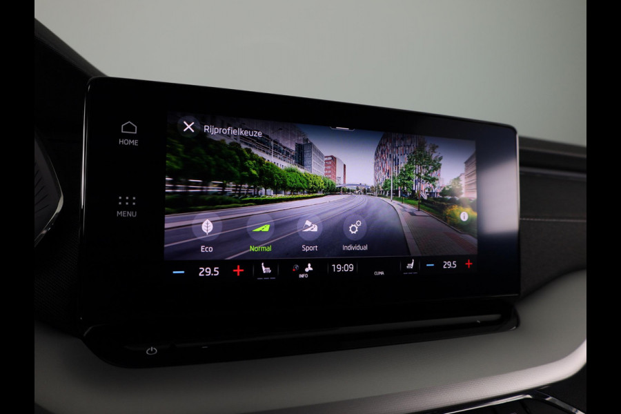 Škoda Octavia Combi 1.0 e-TSI Business Edition Plus 110 pk Automaat (DSG) | Verlengde garantie | Navigatie | Parkeersensoren | Adaptieve cruise control | Stoelverwarming |