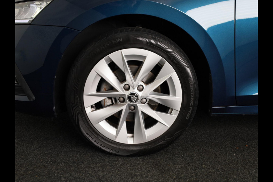 Škoda Octavia Combi 1.0 e-TSI Business Edition Plus 110 pk Automaat (DSG) | Verlengde garantie | Navigatie | Parkeersensoren | Adaptieve cruise control | Stoelverwarming |