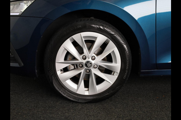 Škoda Octavia Combi 1.0 e-TSI Business Edition Plus 110 pk Automaat (DSG) | Verlengde garantie | Navigatie | Parkeersensoren | Adaptieve cruise control | Stoelverwarming |
