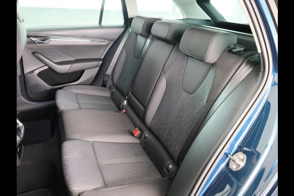 Škoda Octavia Combi 1.0 e-TSI Business Edition Plus 110 pk Automaat (DSG) | Verlengde garantie | Navigatie | Parkeersensoren | Adaptieve cruise control | Stoelverwarming |