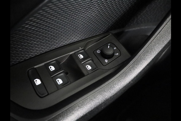 Škoda Octavia Combi 1.0 e-TSI Business Edition Plus 110 pk Automaat (DSG) | Verlengde garantie | Navigatie | Parkeersensoren | Adaptieve cruise control | Stoelverwarming |