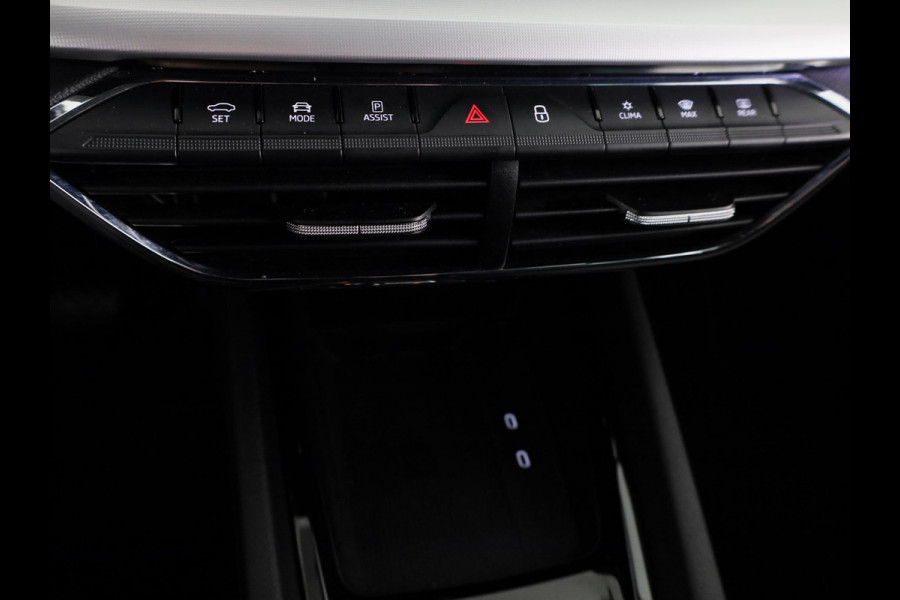 Škoda Octavia Combi 1.0 e-TSI Business Edition Plus 110 pk Automaat (DSG) | Verlengde garantie | Navigatie | Parkeersensoren | Adaptieve cruise control | Stoelverwarming |