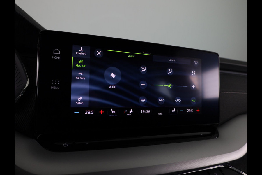 Škoda Octavia Combi 1.0 e-TSI Business Edition Plus 110 pk Automaat (DSG) | Verlengde garantie | Navigatie | Parkeersensoren | Adaptieve cruise control | Stoelverwarming |