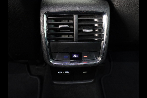 Škoda Octavia Combi 1.0 e-TSI Business Edition Plus 110 pk Automaat (DSG) | Verlengde garantie | Navigatie | Parkeersensoren | Adaptieve cruise control | Stoelverwarming |