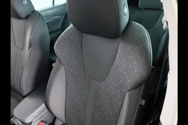 Škoda Octavia Combi 1.0 e-TSI Business Edition Plus 110 pk Automaat (DSG) | Verlengde garantie | Navigatie | Parkeersensoren | Adaptieve cruise control | Stoelverwarming |