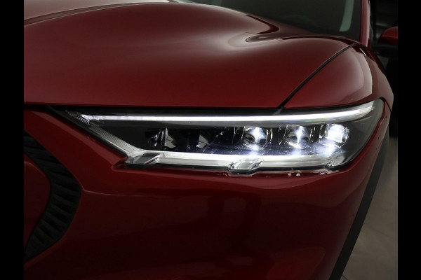 Ford Mustang Mach-E 75kWh LUCID RED + STUURVERW. / ADAPTIVE CRUISE / CARPLAY