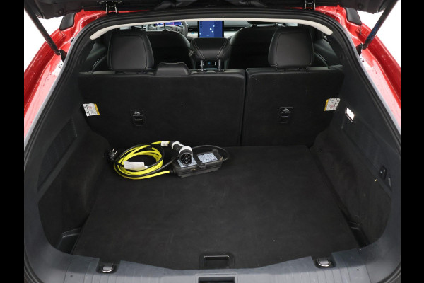 Ford Mustang Mach-E 75kWh LUCID RED + STUURVERW. / ADAPTIVE CRUISE / CARPLAY