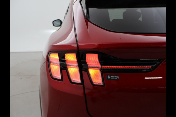 Ford Mustang Mach-E 75kWh LUCID RED + STUURVERW. / ADAPTIVE CRUISE / CARPLAY
