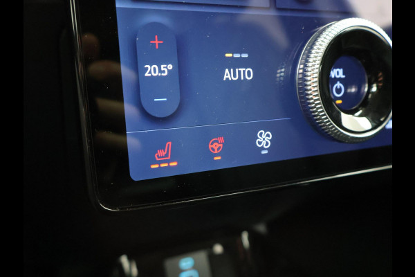 Ford Mustang Mach-E 75kWh LUCID RED + STUURVERW. / ADAPTIVE CRUISE / CARPLAY