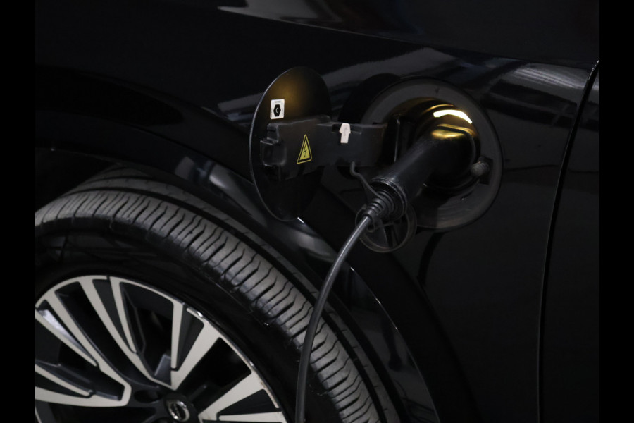 Volvo XC90 2.0 T8 Recharge AWD Business Pro [TREKHAAK, APPLE CARPLAY, ANDROID AUTO, ADAPTIVE CRUISE CONTROL, 360 CAMERA, STUURVERWARMING, STOELVERWARMING, NIEUWSTAAT]