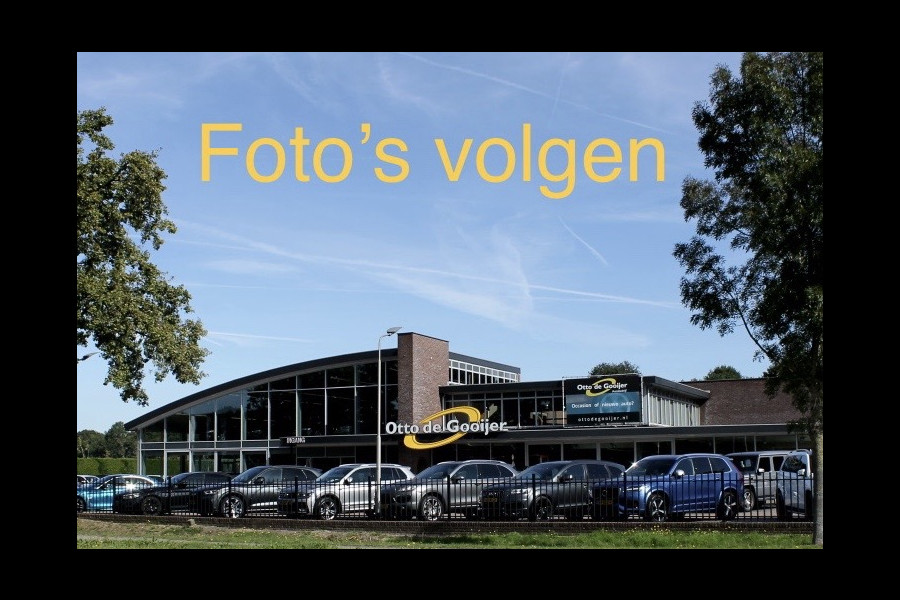 Volkswagen Golf 1.5 TSI / Panoramadak / CarPlay / Keyless / Parkeerhulp V+A / Matrix LED / 18'' / Stoelverwarming / ACC