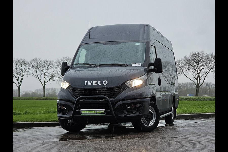 Iveco Daily 35S14V 2.3 L2H2 LAADLIFT in laadruimte EURO6 trekhaak 3500 kg