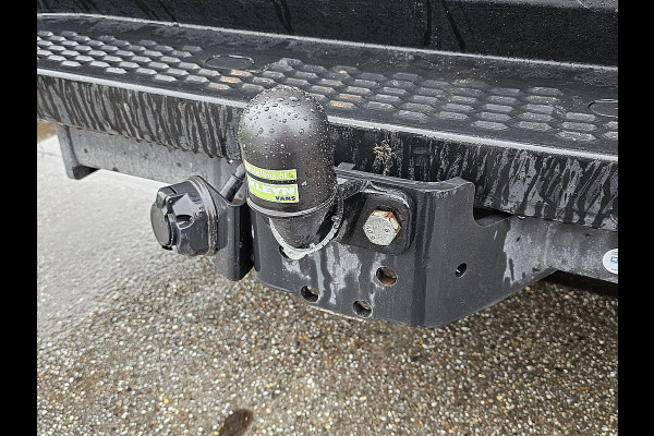 Iveco Daily 35S14V 2.3 L2H2 LAADLIFT in laadruimte EURO6 trekhaak 3500 kg