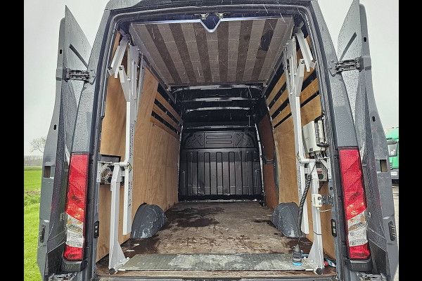 Iveco Daily 35S14V 2.3 L2H2 LAADLIFT in laadruimte EURO6 trekhaak 3500 kg