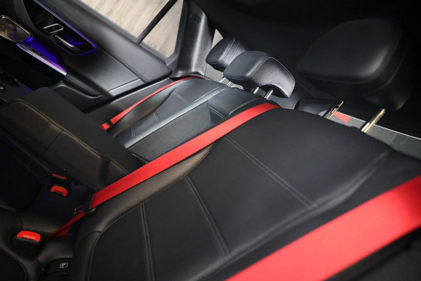 Mercedes-Benz GLC 300e 4MATIC AMG 63 Look / Massage / Head Up / Memory / Open Pano / 360 Camera / Acc / Trekhaak / Led / 20