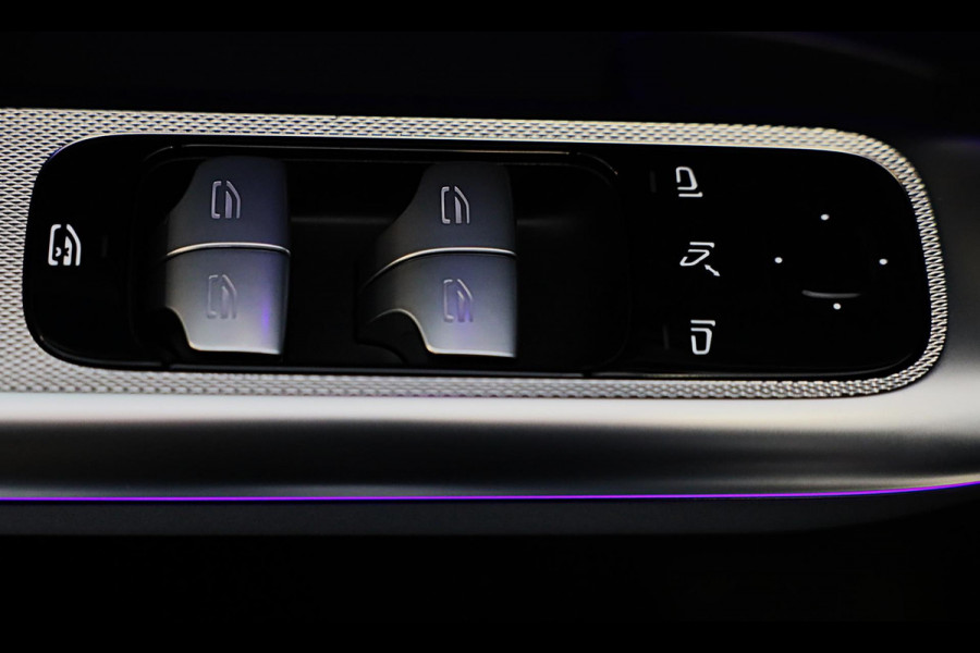 Mercedes-Benz GLC 300e 4MATIC AMG 63 Look / Massage / Head Up / Memory / Open Pano / 360 Camera / Acc / Trekhaak / Led / 20