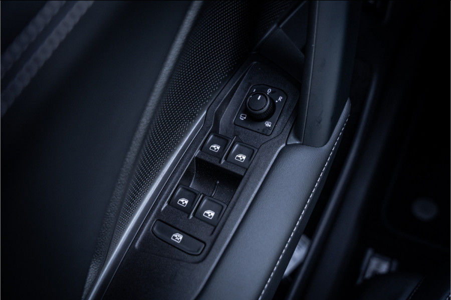 Volkswagen Tayron 1.5 eTSI Life Edition 7p. ** 20inch ** Panodak ** Trekhaak