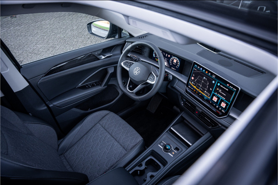 Volkswagen Tayron 1.5 eTSI Life Edition 7p. ** 20inch ** Panodak ** Trekhaak