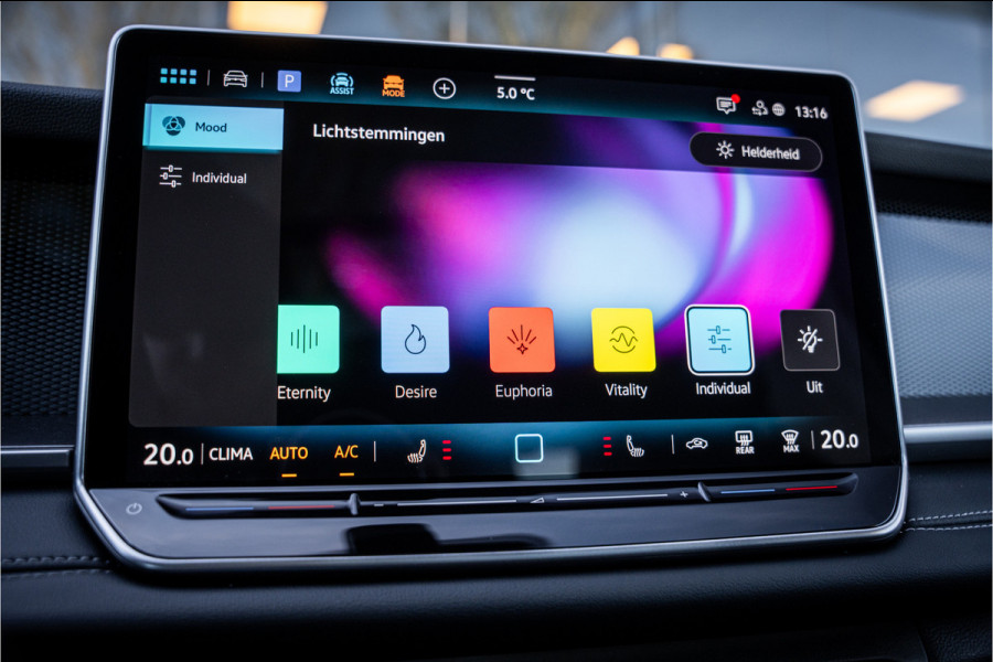 Volkswagen Tayron 1.5 eTSI Life Edition 7p. ** 20inch ** Panodak ** Trekhaak