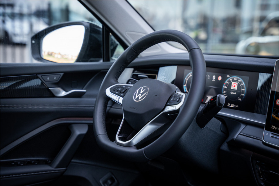 Volkswagen Tayron 1.5 eTSI Life Edition 7p. ** 20inch ** Panodak ** Trekhaak