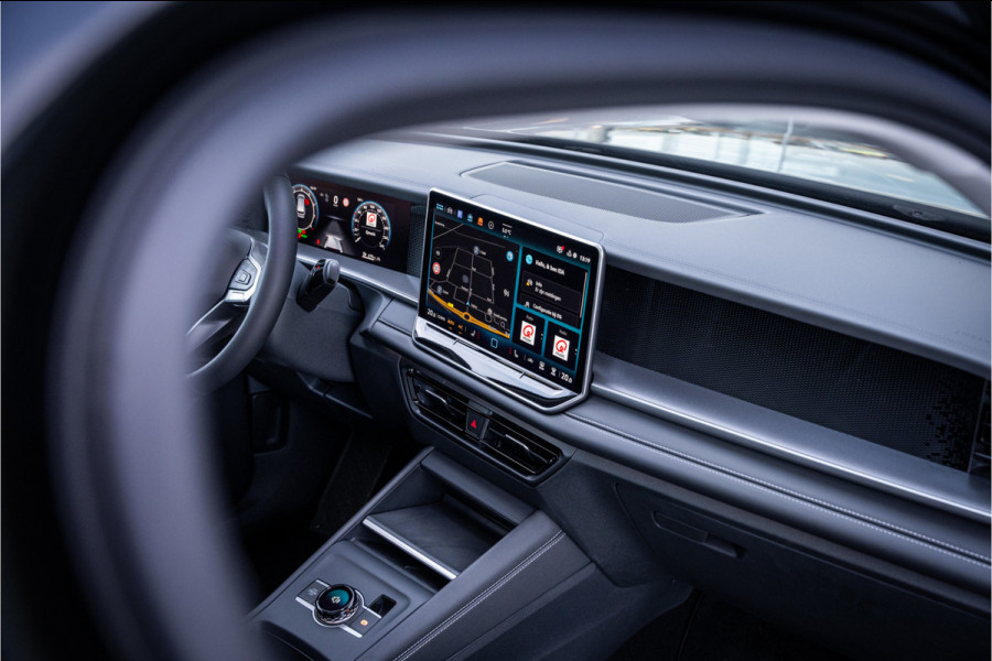 Volkswagen Tayron 1.5 eTSI Life Edition 7p. ** 20inch ** Panodak ** Trekhaak