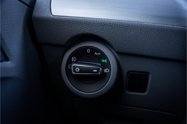 Volkswagen Transporter 2.0 TDI L2H1 30 DC Bulli 150pk Automaat ** Leder ** JB Edition **