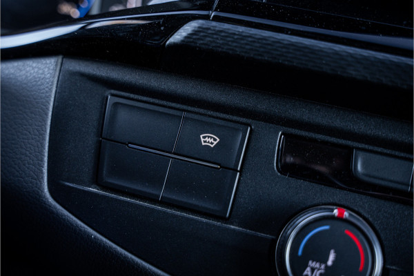 Volkswagen Transporter 2.0 TDI L2H1 30 DC Bulli 150pk Automaat ** Leder ** JB Edition **