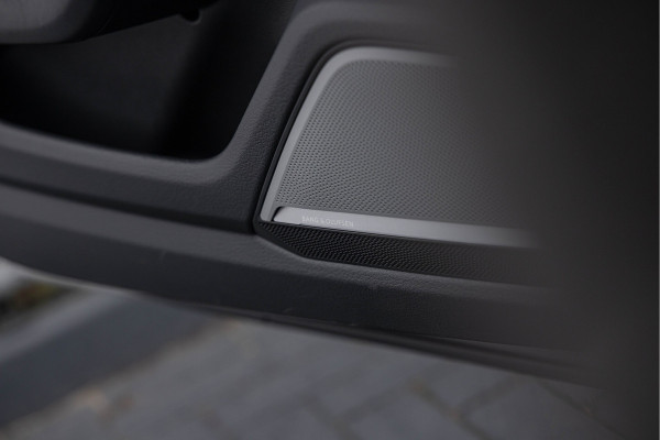 Audi RS6 Avant 4.0 TFSI 600pk Quattro Keramisch B&O Advanced HuD Dynamic+ Carbon