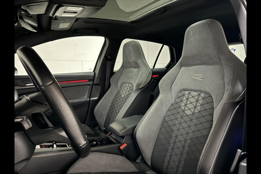 Volkswagen Golf 1.5 eTSI R-Line Pano Harman/Kardon Carplay Sfeer