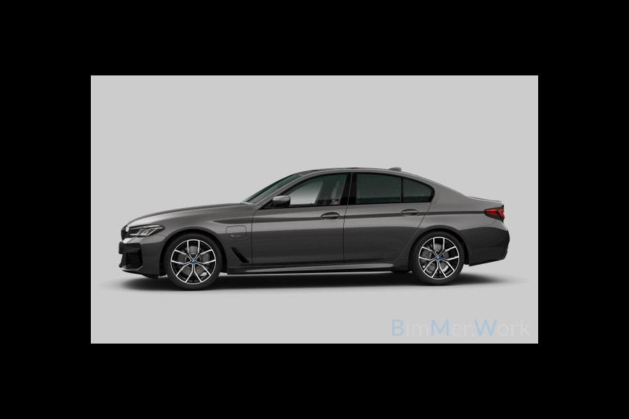 BMW 5 Serie 530e xDrive M-Sport Pano ACC H/K HUD Comf-zetels DAB