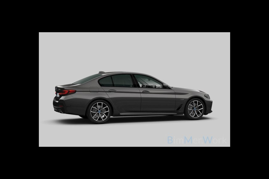 BMW 5 Serie 530e xDrive M-Sport Pano ACC H/K HUD Comf-zetels DAB