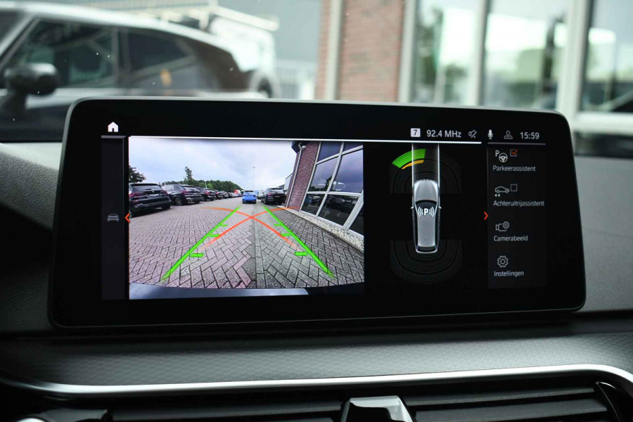 BMW 5 Serie 530e xDrive M-Sport Pano ACC H/K HUD Comf-zetels DAB