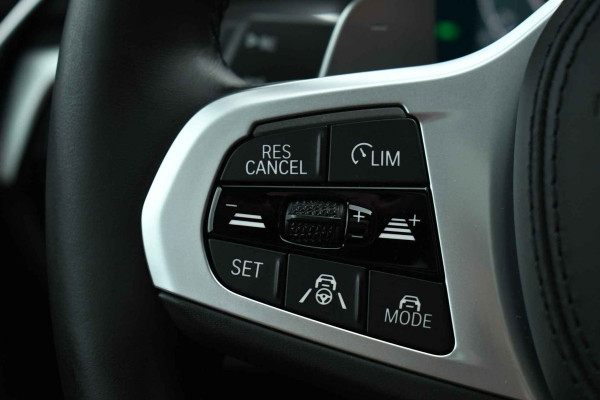 BMW 5 Serie 530e xDrive M-Sport Pano ACC H/K HUD Comf-zetels DAB
