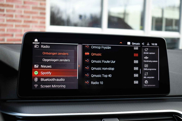 BMW 5 Serie 530e xDrive M-Sport Pano ACC H/K HUD Comf-zetels DAB