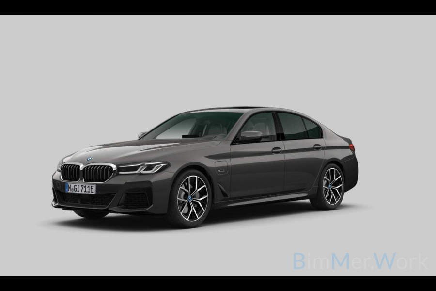 BMW 5 Serie 530e xDrive M-Sport Pano ACC H/K HUD Comf-zetels DAB