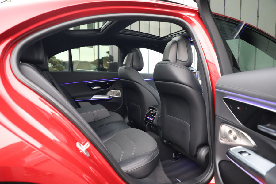 Mercedes-Benz E-Klasse 400e AMG 4-Matic | 381PK | Luchtvering | Achterasbesturing | Head-up | Burmester 4D | Keyless-go | Pano | Distronic | 2024.