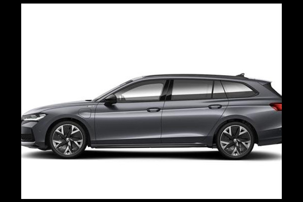 Škoda Superb Combi Sportline Business PHEV 1.5 TSI 204 pk 6 versn. DSG | Panoramadak, elektrisch bedienbaar | Trekhaak, wegklapbaar | Travel Assist Plus Sportline | Dynamic Chassis Control Pakket | CANTON Soundsystem | Lichtmetalen velgen 19 inch Aniara Aero zilver