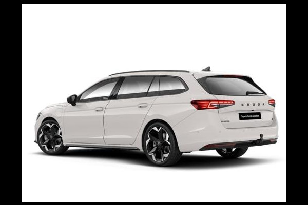 Škoda Superb Combi Sportline Business PHEV 1.5 TSI 204 pk 6 versn. DSG | Panoramadak, elektrisch bedienbaar | Trekhaak, wegklapbaar | Travel Assist Plus Sportline | Dynamic Chassis Control Pakket | CANTON Soundsystem | Lichtmetalen velgen 19 inch Torcular zwart gepolijst