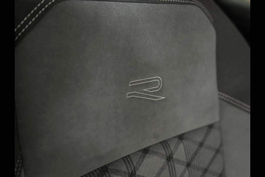 Volkswagen Taigo 1.0 TSI R-Line | DAB | Adaptive Cruise Control | Virtual Cockpit | 18' inch | Camera