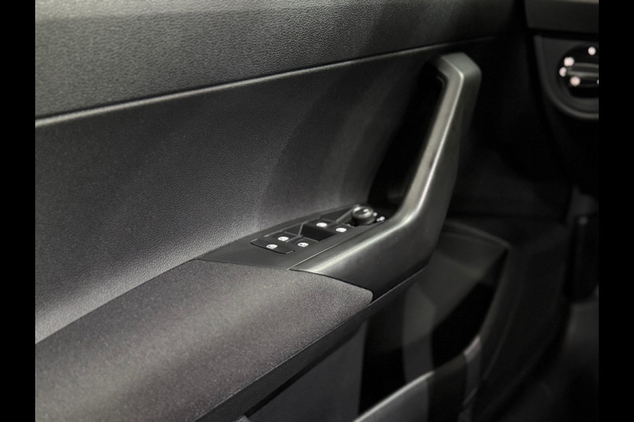 Volkswagen Taigo 1.0 TSI R-Line | DAB | Adaptive Cruise Control | Virtual Cockpit | 18' inch | Camera