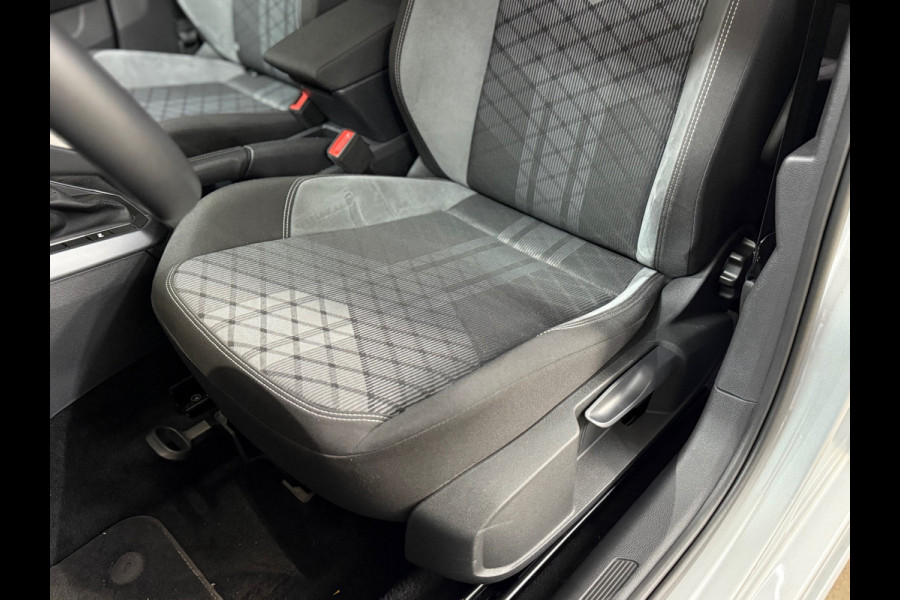 Volkswagen Taigo 1.0 TSI R-Line | DAB | Adaptive Cruise Control | Virtual Cockpit | 18' inch | Camera