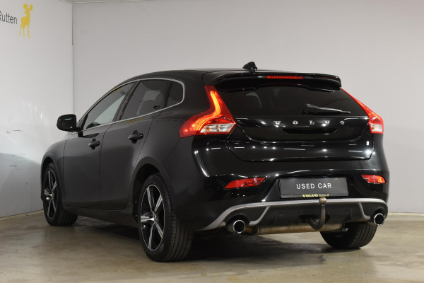 Volvo V40 T4 190PK Business Sport R-Design / Navigatie / Trekhaak / Leren bekleding / Stoelverwarming / Parkeersensoren v+a / Panoramadak / Achteruitrijcamera / Privacy Glass